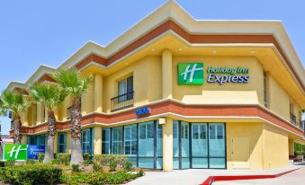 Holiday Inn Express Newport Beach, an IHG Hotel