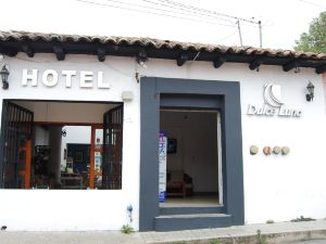 Hotel Dulce Luna