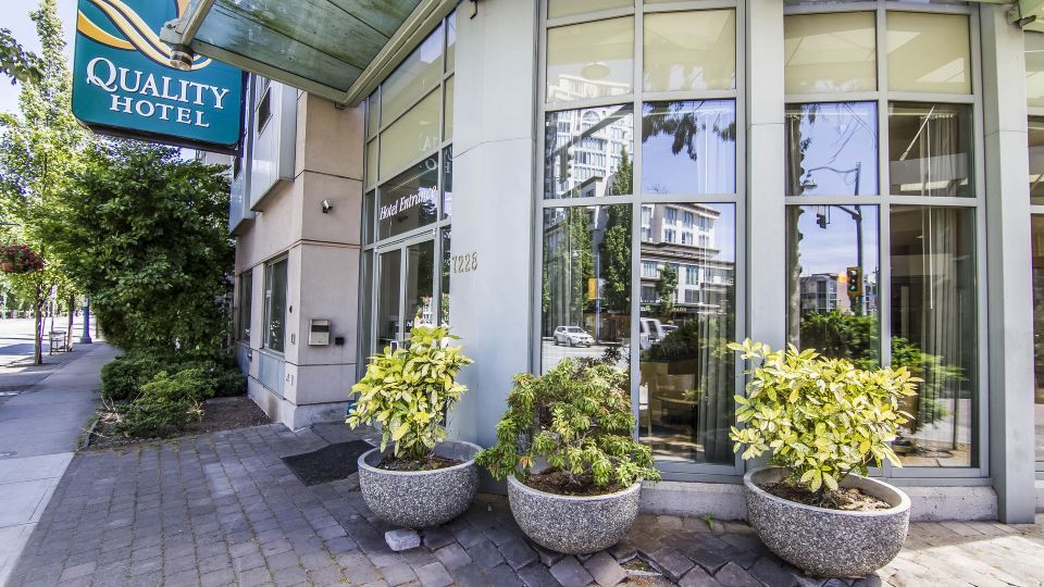 Comfort Hotel Vancouver Airport