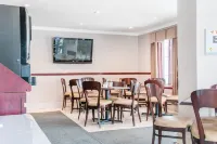 Econo Lodge - breakfast