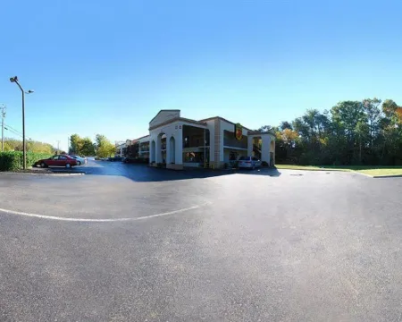 Super 8 by Wyndham Knoxville West/Farragut ファラガットのホテル