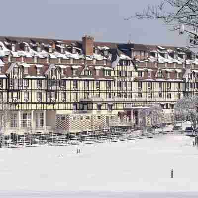 Hôtel Barrière L'Hôtel du Golf Deauville Hotel Exterior