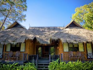 Hmong Hilltribe Lodge