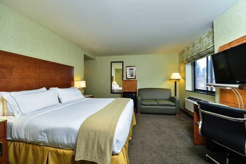 Holiday Inn Manhattan Financial DistrictOver view