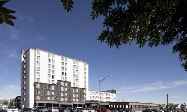 Carriage House Hotel and Conference Centre