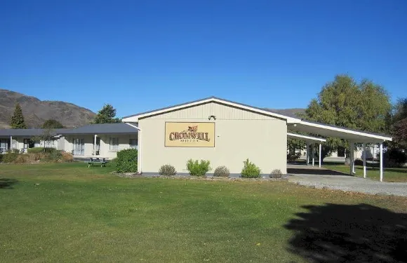 克倫威爾汽車旅店