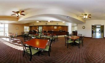 Comfort Inn & Suites Galt - Lodi North - Housity