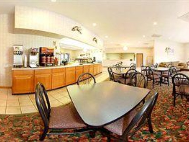 Quality Inn & Suites Lenexa Kansas City