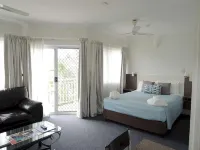 Reef Palms Motel Apartments Hotels in Cairns North
