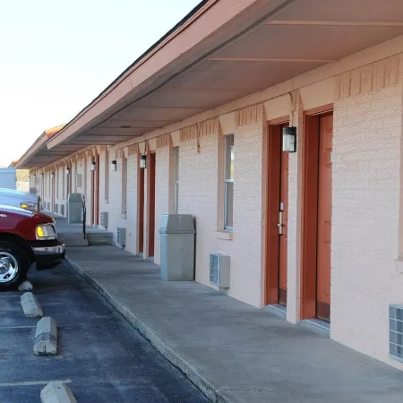 American Inn Cleburne