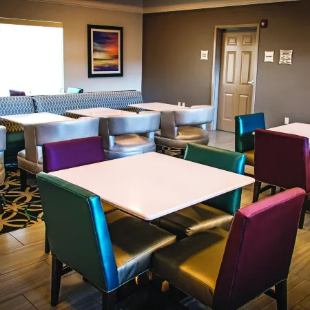 La Quinta Inn & Suites by Wyndham Mansfield TX