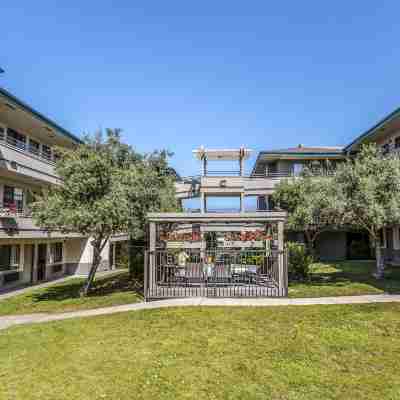 カントリー イン & スイーツ、ラディソン、モントレー ビーチフロント マリーナ カリフォルニア Hotel Exterior