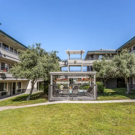 Country Inn & Suites by Radisson, Monterey Beachfront-Marina, CA