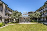 Country Inn & Suites by Radisson, Monterey Beachfront-Marina, CA Hotels in Marina