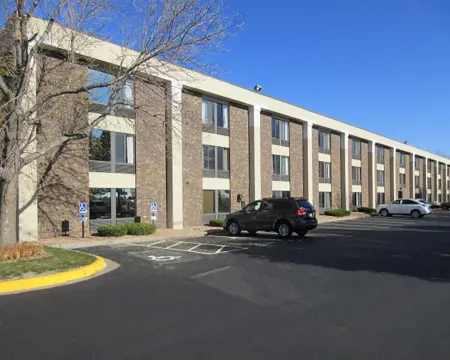 Holiday Inn Express & Suites Eden Prairie - Minneapolis Отели рядом с достопримечательностью «Парк Берч Айленд»