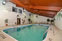 Econo Lodge Inn & Suites Fairview Heights St Louis