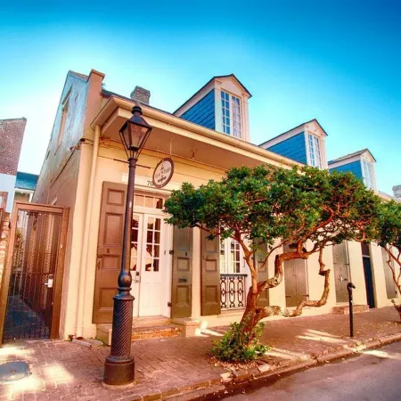 Inn on Ursulines, a French Quarter Guest Houses Property Отели рядом с достопримечательностью «Френчмен-стрит»