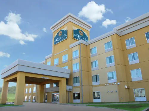 La Quinta Inn & Suites by Wyndham Bismarck Hotels in Bismarck