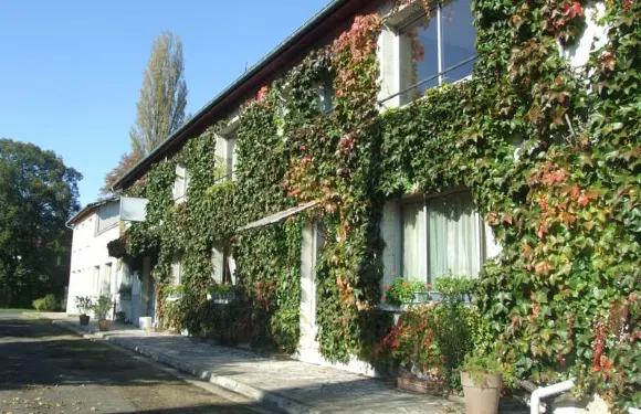 戈蒂埃港客房酒店