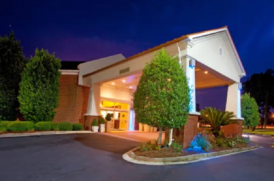 Wingate by Wyndham Savannah I-95 North Hotels in Chatham County