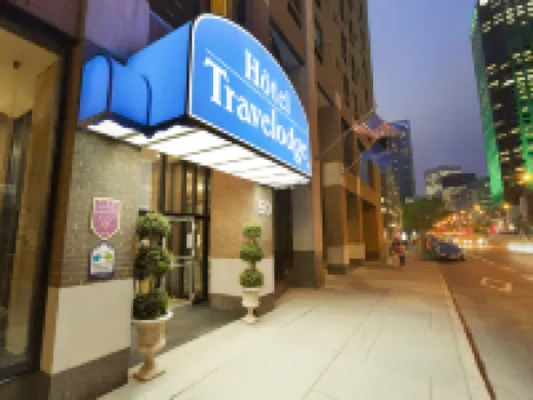 Travelodge by Wyndham Montreal Centre โรงแรมใกล้ย่านเมืองเก่ามอนทรีออล