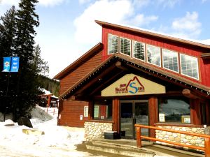 Fernie Slopeside Lodge