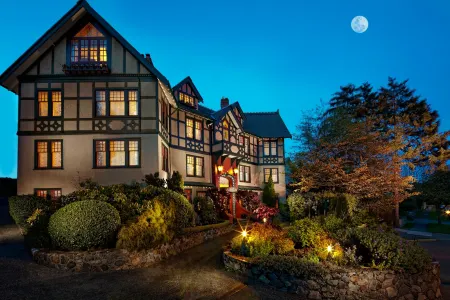 Abigail's Hotel Отели в г. Виктория