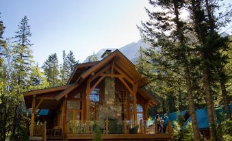 Cathedral Mountain Lodge