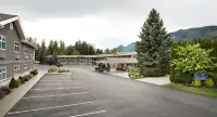 Best Western Sicamous Inn - parking
