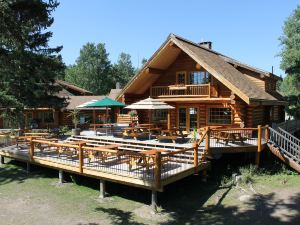 Ten-ee-ah Lodge & Campground