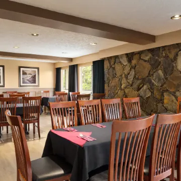 Days Inn by Wyndham Victoria Uptown