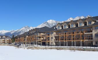 Bighorn Meadows Resort