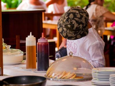 レストラン カタラッキー ヴィラ&プールアクセス プーケットの写真