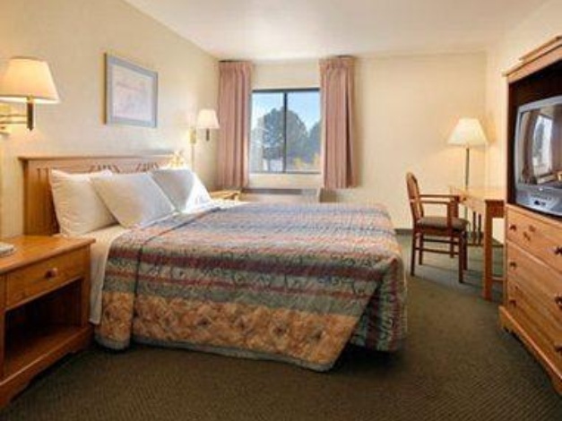 Days Inn & Suites by Wyndham East Flagstaff