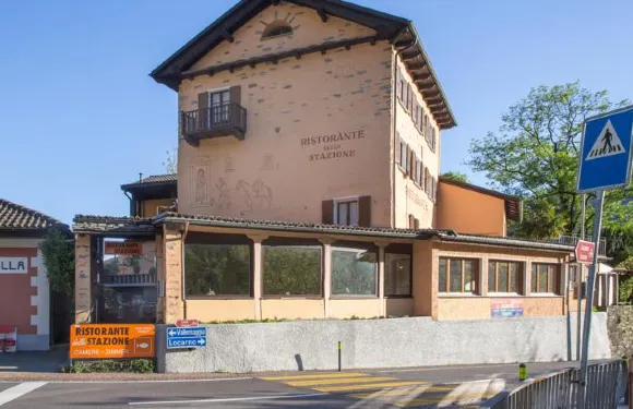 戴拉餐廳站酒店