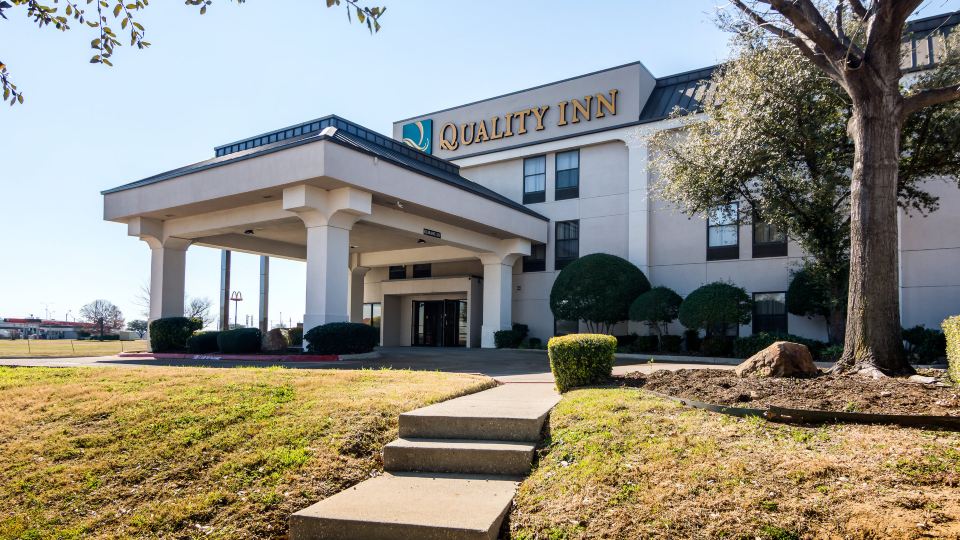Days Inn by Wyndham Fort Worth North / Fossil Creek