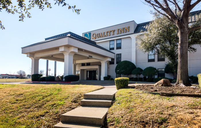 Days Inn by Wyndham Fort Worth North / Fossil Creek