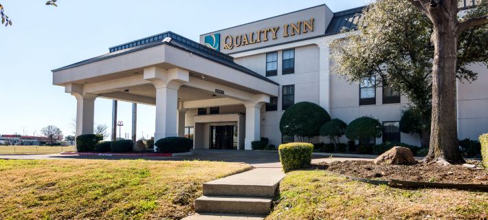 Days Inn by Wyndham Fort Worth North / Fossil Creek Hotels in Tarrant County
