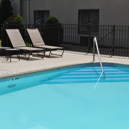 Greenfield Inn & Suites Owensboro, KY Airport