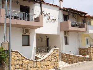 Agia Anna Apartments