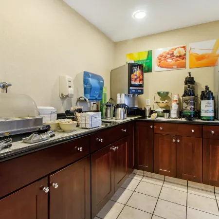 Ramada Bayside Inn and Suites