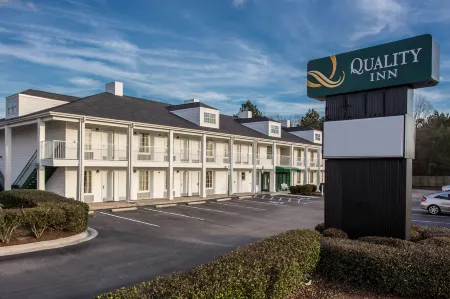 Quality Inn Laurinburg Отели в г. Стюартсвилл