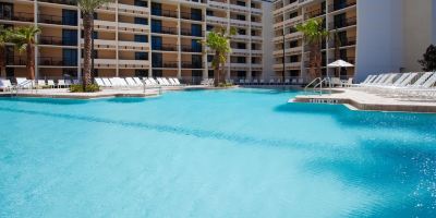 屋外プール ホリデイ イン オーランド ディズニー スプリングス エリアの写真