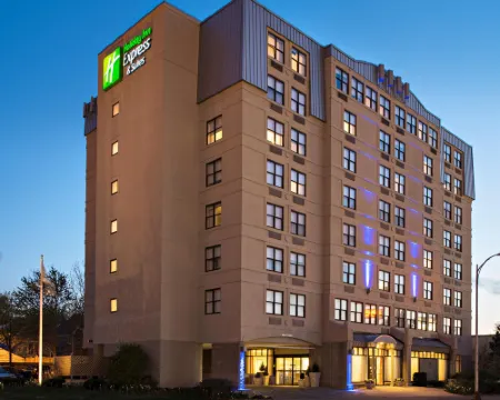 هوليداي إن إكسبرس آند سويتس بوسطن - كامبريدج باي آيتش جي فنادق في كامبريدج