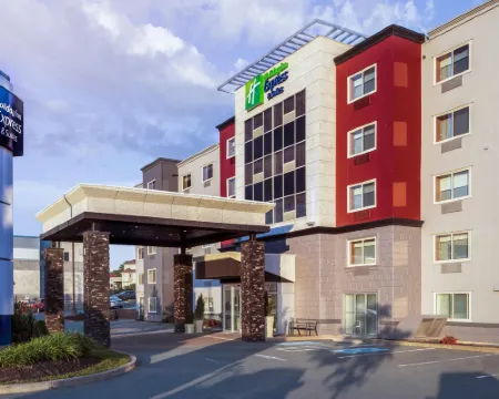 ホリデイ イン エクスプレス & スイーツ ハリファックス - ベッドフォード by IHG ハリファックスのホテル