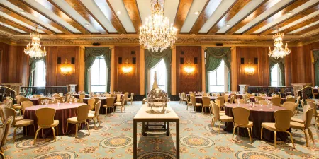 InterContinental Hotels CHICAGO MAGNIFICENT MILE by IHG