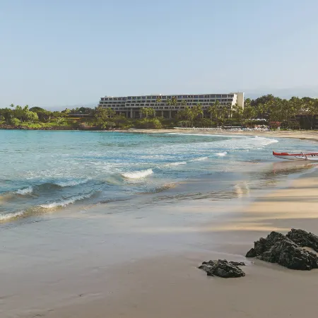 Mauna Kea Beach Hotel, Autograph Collection Отели рядом с достопримечательностью «Поле для гольфа "Хапуна"»