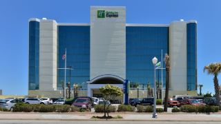 holiday-inn-express-hotel-and-suites-virginia-beach-oceanfront-an-ihg-hotel