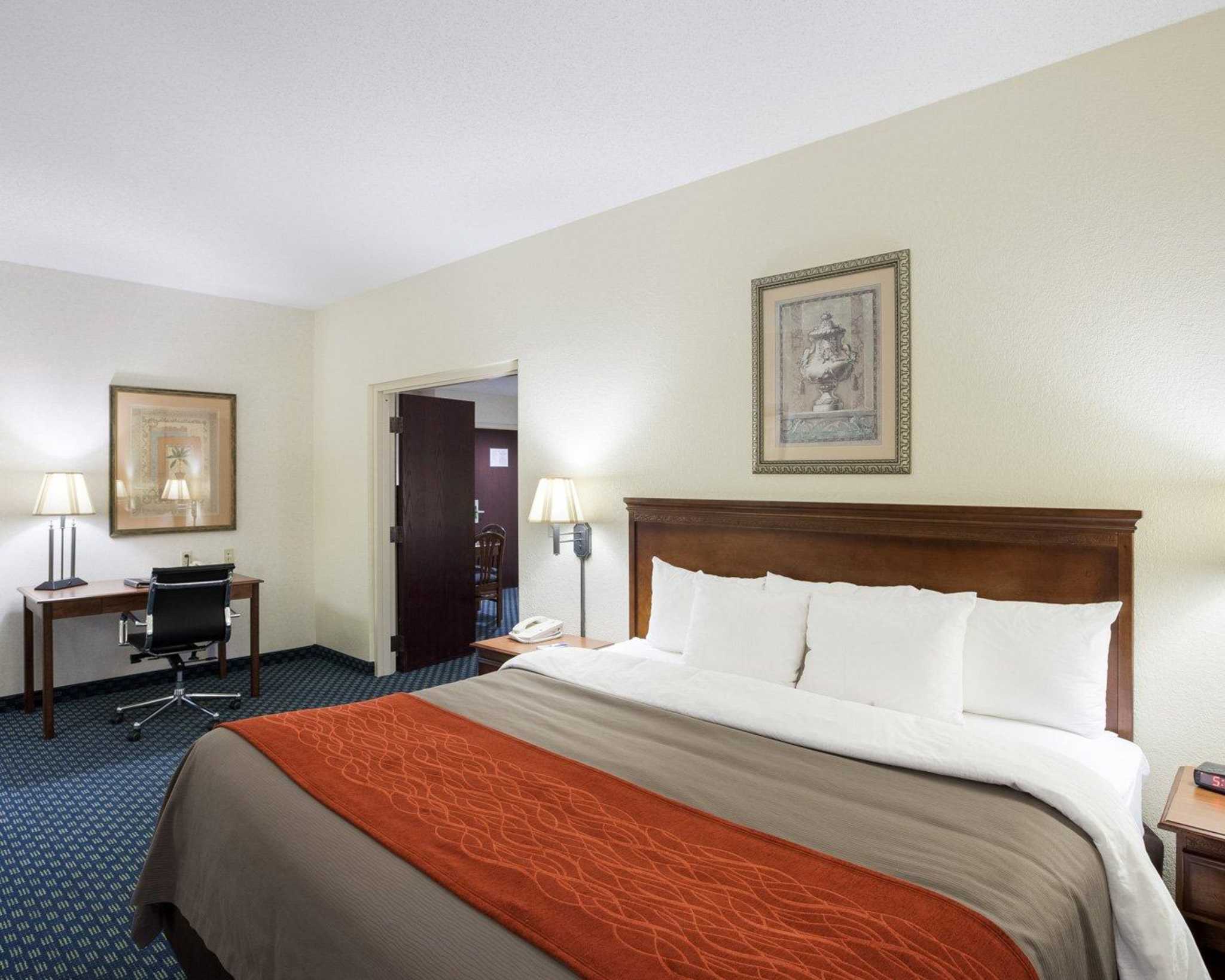 Comfort Inn & Suites San Antonio Airport