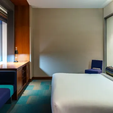Aloft Abu Dhabi Отели рядом с достопримечательностью «Торговый центр Mushrif»
